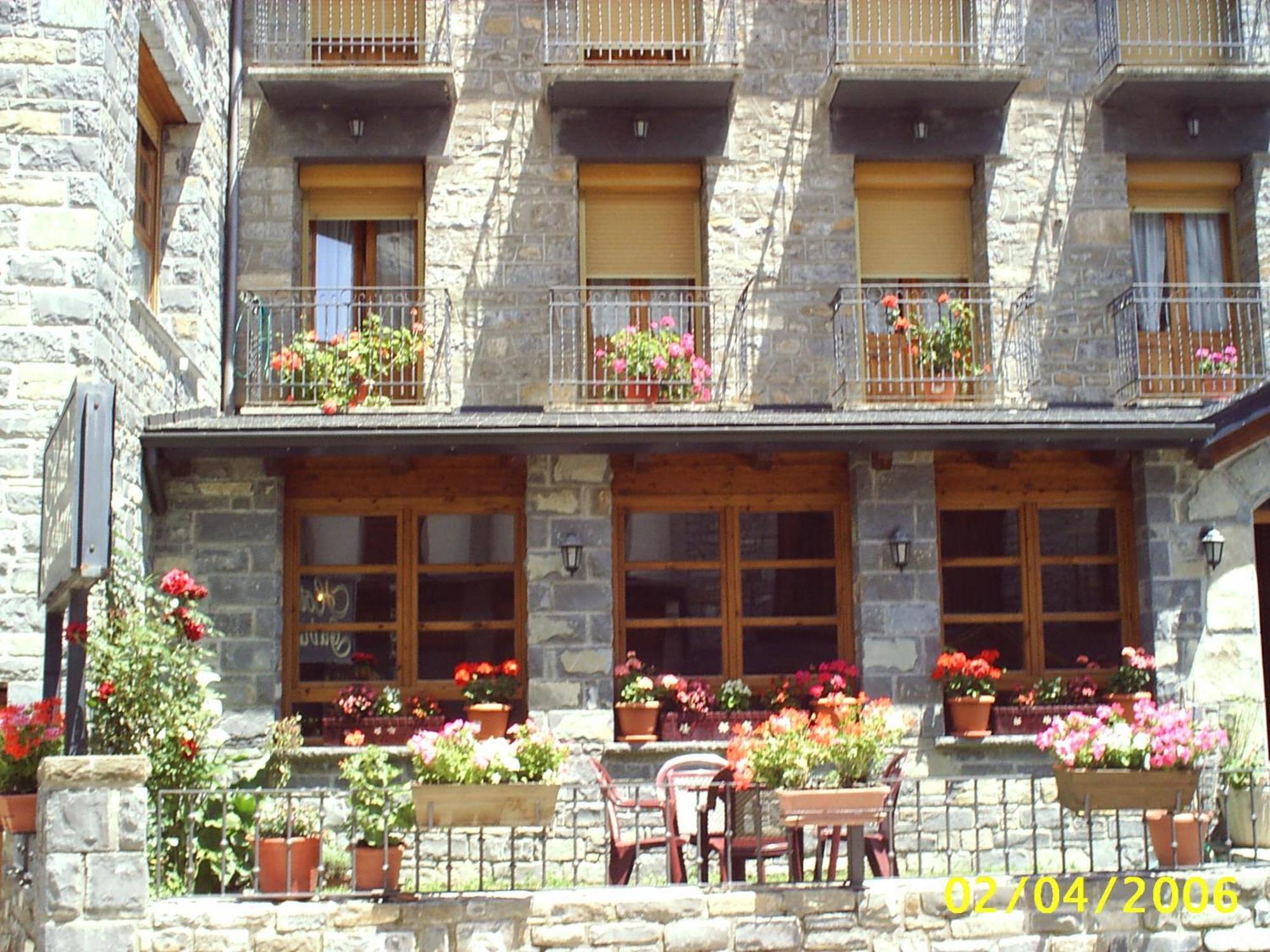 Gabarre Hotel Broto Exterior photo